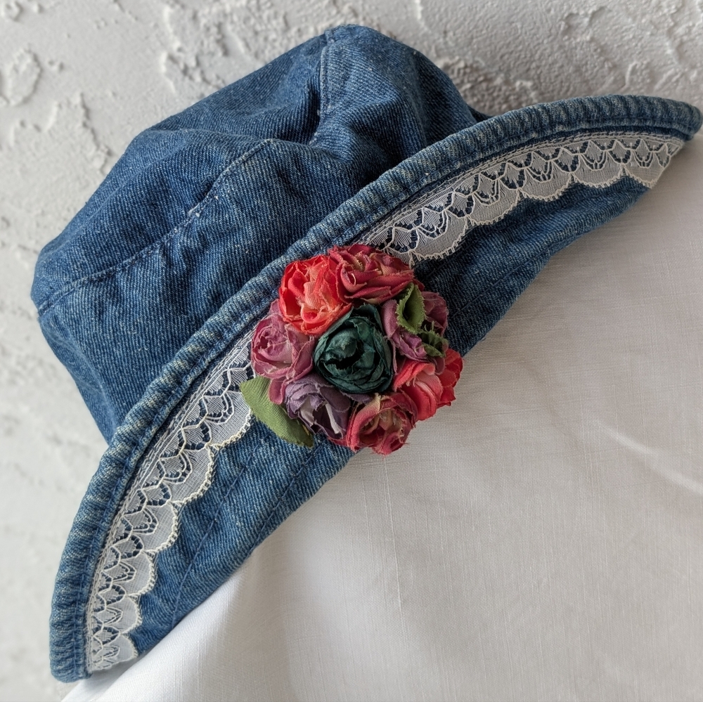 1990s Classic Blossom Bucket Hat